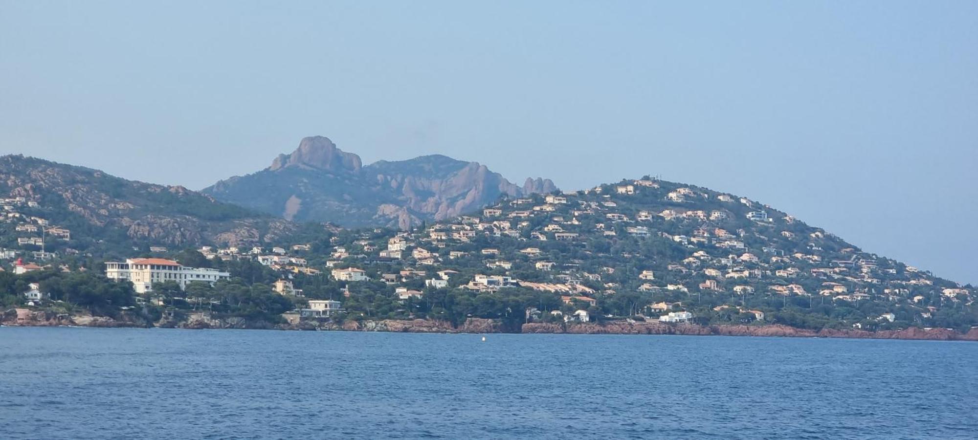 Agay Cap Esterel Village Allee Fleurs - F2 Clim Vue Golf Et Mer - Grande Terrasse Plein Sud Saint-Raphaël Exterior foto