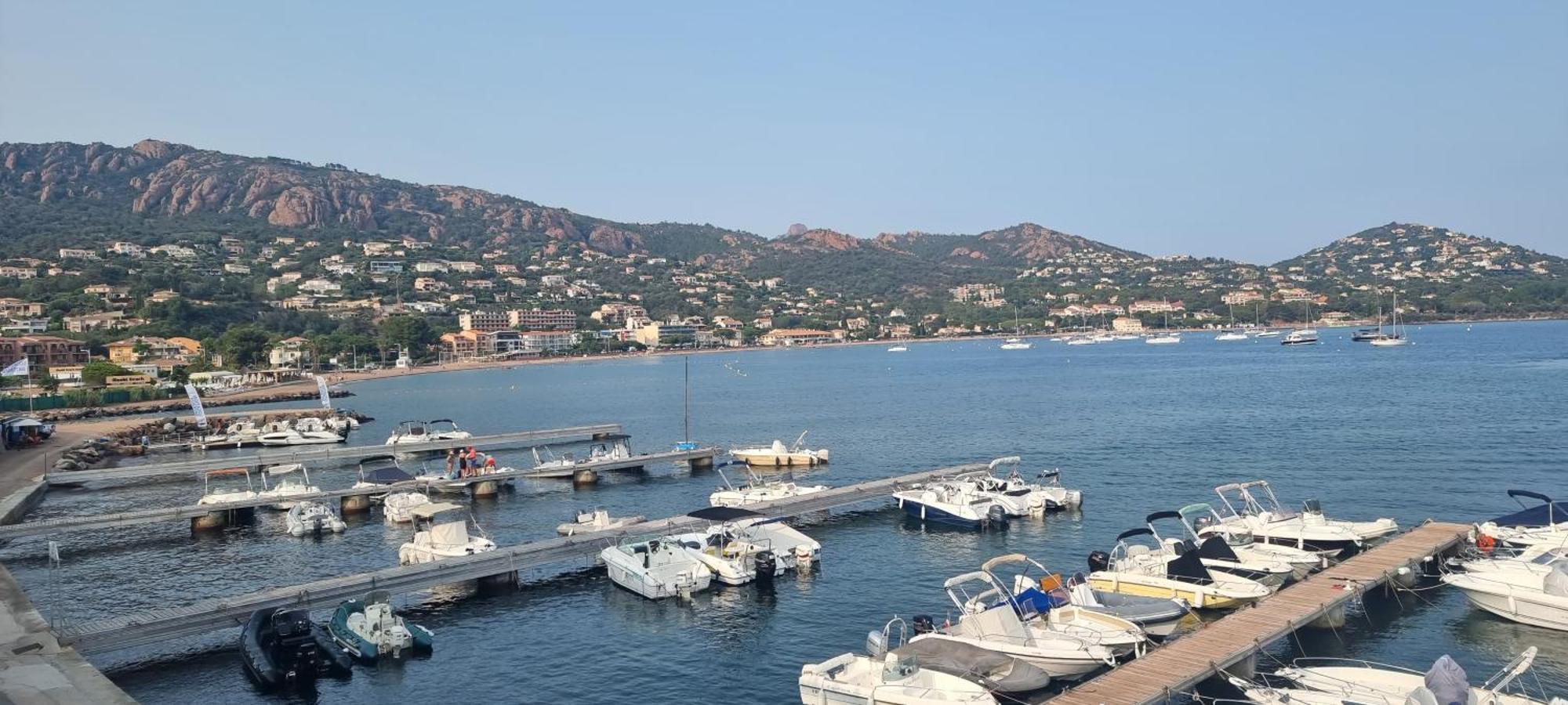 Agay Cap Esterel Village Allee Fleurs - F2 Clim Vue Golf Et Mer - Grande Terrasse Plein Sud Saint-Raphaël Exterior foto