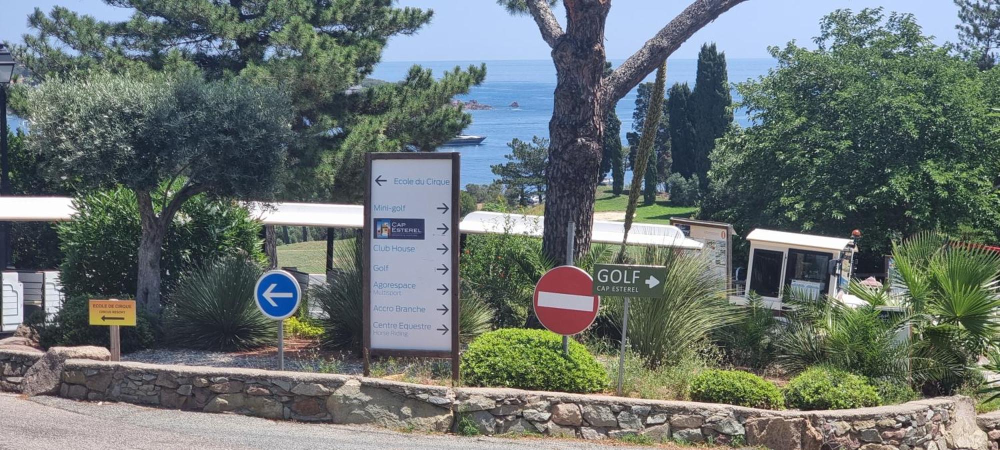 Agay Cap Esterel Village Allee Fleurs - F2 Clim Vue Golf Et Mer - Grande Terrasse Plein Sud Saint-Raphaël Exterior foto