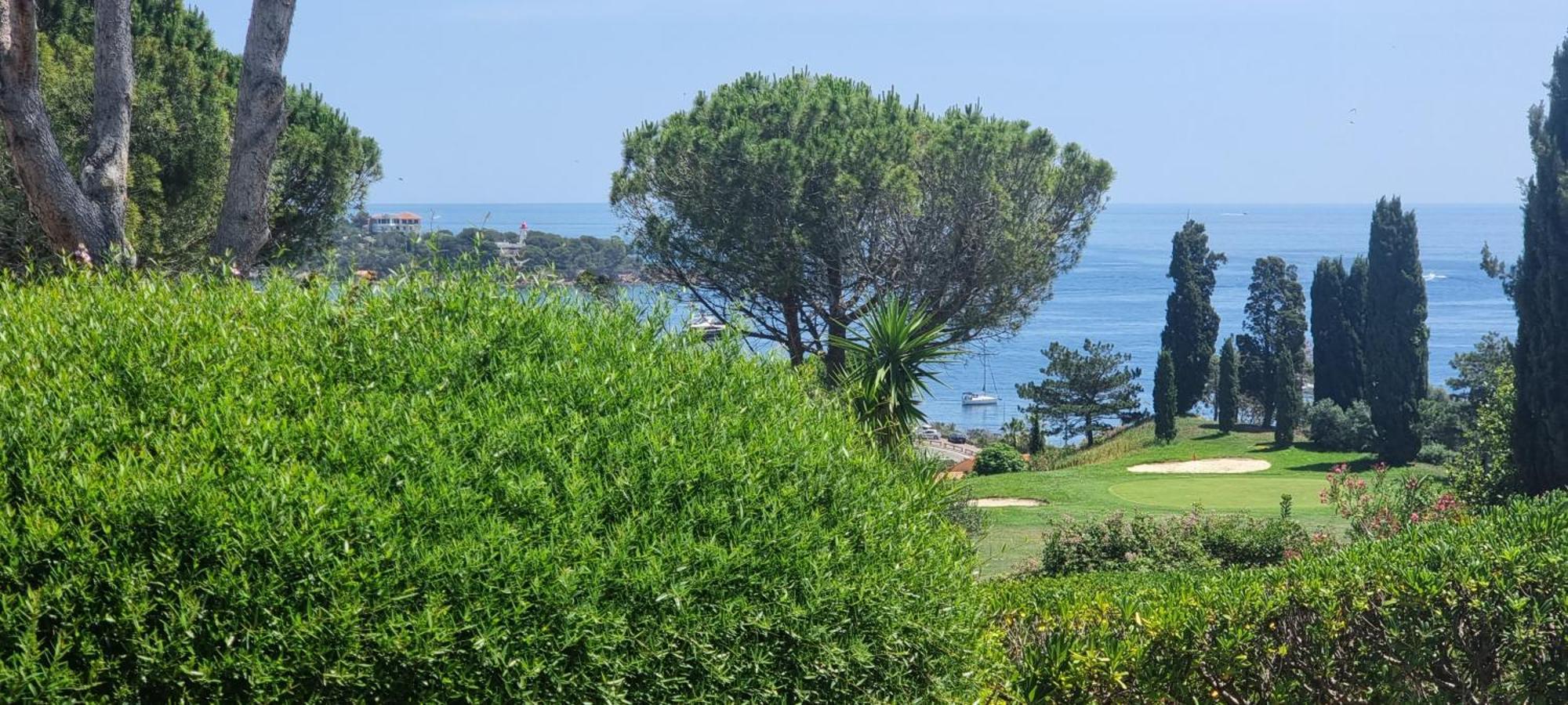 Agay Cap Esterel Village Allee Fleurs - F2 Clim Vue Golf Et Mer - Grande Terrasse Plein Sud Saint-Raphaël Exterior foto