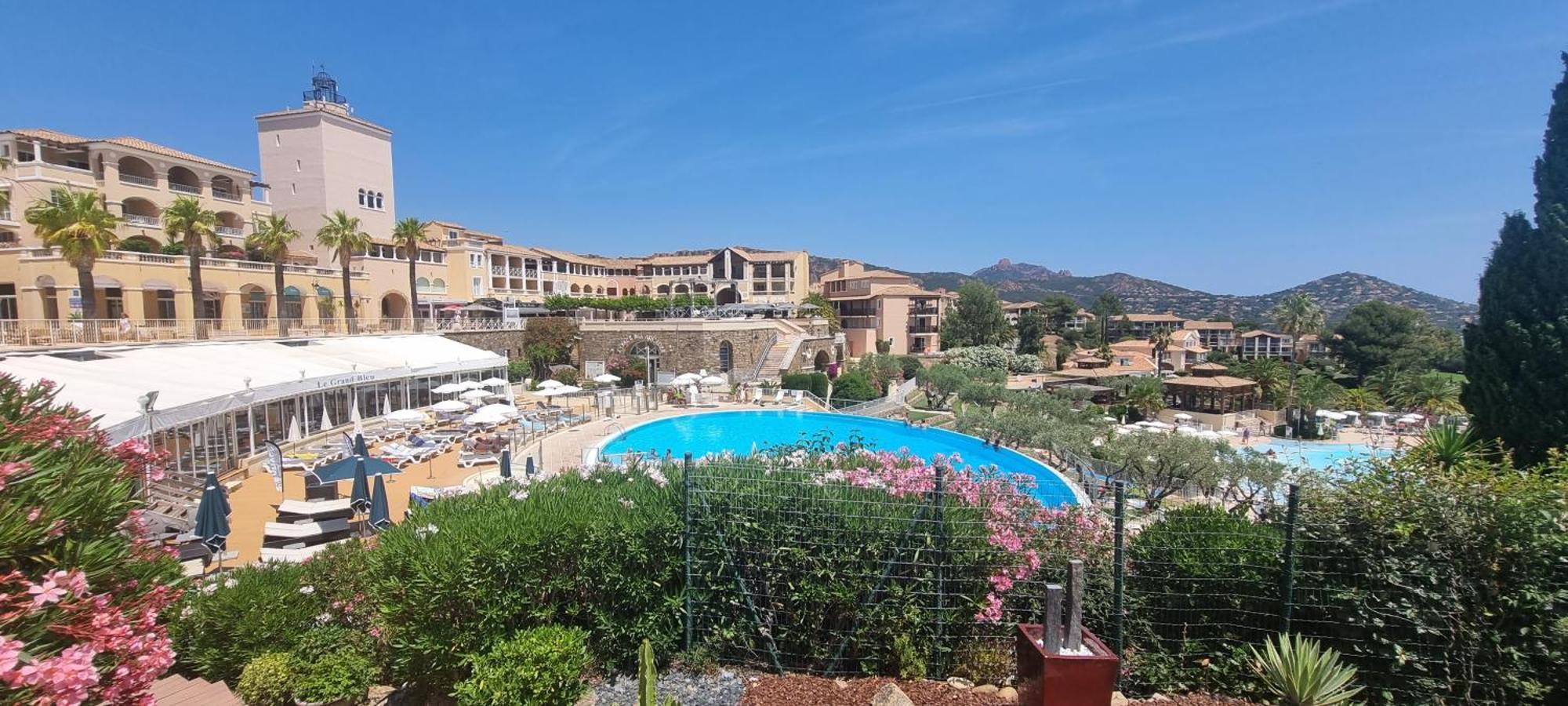 Agay Cap Esterel Village Allee Fleurs - F2 Clim Vue Golf Et Mer - Grande Terrasse Plein Sud Saint-Raphaël Exterior foto