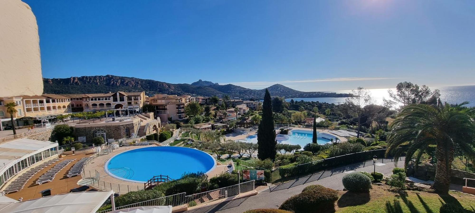 Agay Cap Esterel Village Allee Fleurs - F2 Clim Vue Golf Et Mer - Grande Terrasse Plein Sud Saint-Raphaël Exterior foto