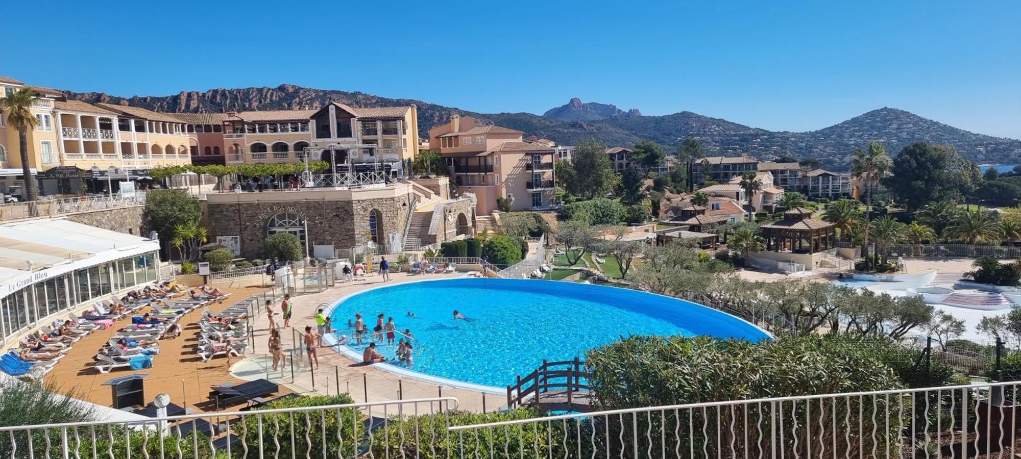Agay Cap Esterel Village Allee Fleurs - F2 Clim Vue Golf Et Mer - Grande Terrasse Plein Sud Saint-Raphaël Exterior foto