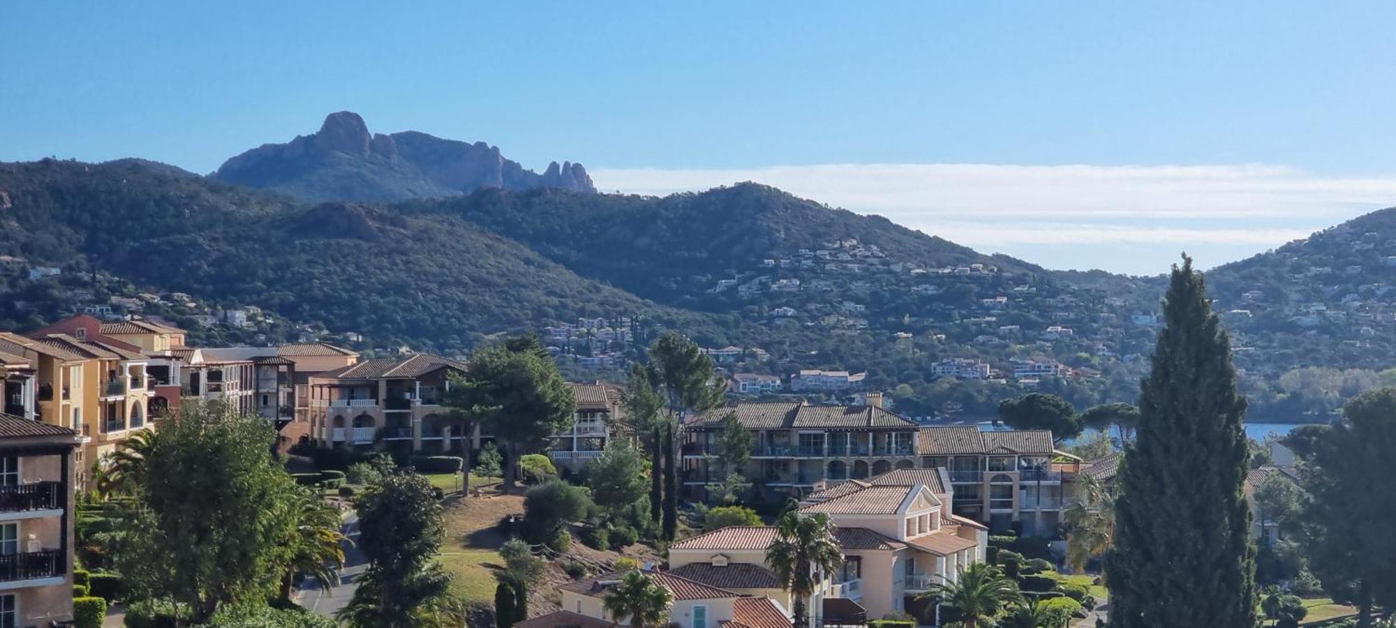 Agay Cap Esterel Village Allee Fleurs - F2 Clim Vue Golf Et Mer - Grande Terrasse Plein Sud Saint-Raphaël Exterior foto