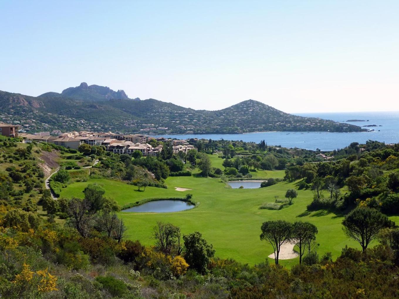 Agay Cap Esterel Village Allee Fleurs - F2 Clim Vue Golf Et Mer - Grande Terrasse Plein Sud Saint-Raphaël Exterior foto